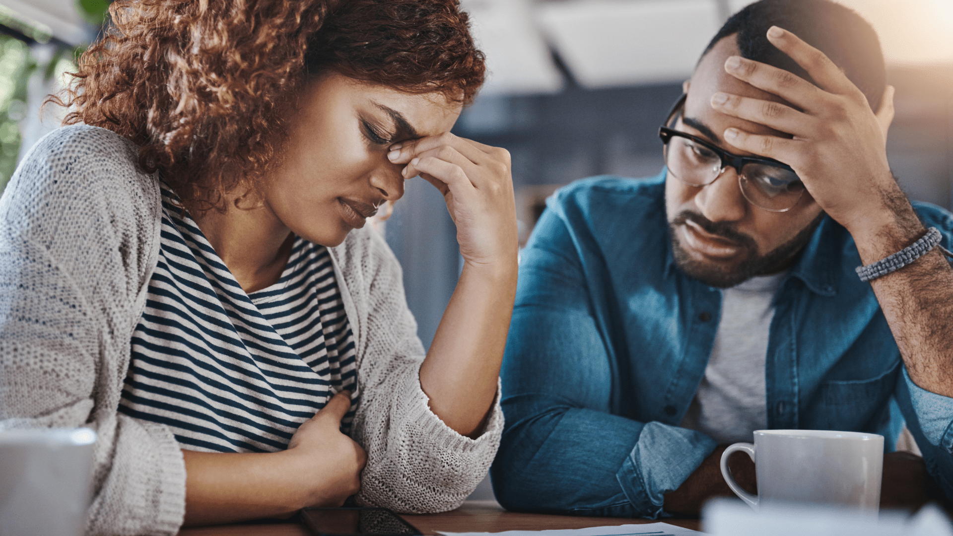 upset couple | therapy for life transitions Tigard, OR | social anxiety | online therapy Oregon | therapist Tigard | life transitions | 97223 Image of a man and woman looking upset. Need therapy for life transitions? Have social anxiety? Contact us to talk to a therapist in Tigard about online therapy in Oregon. 97223