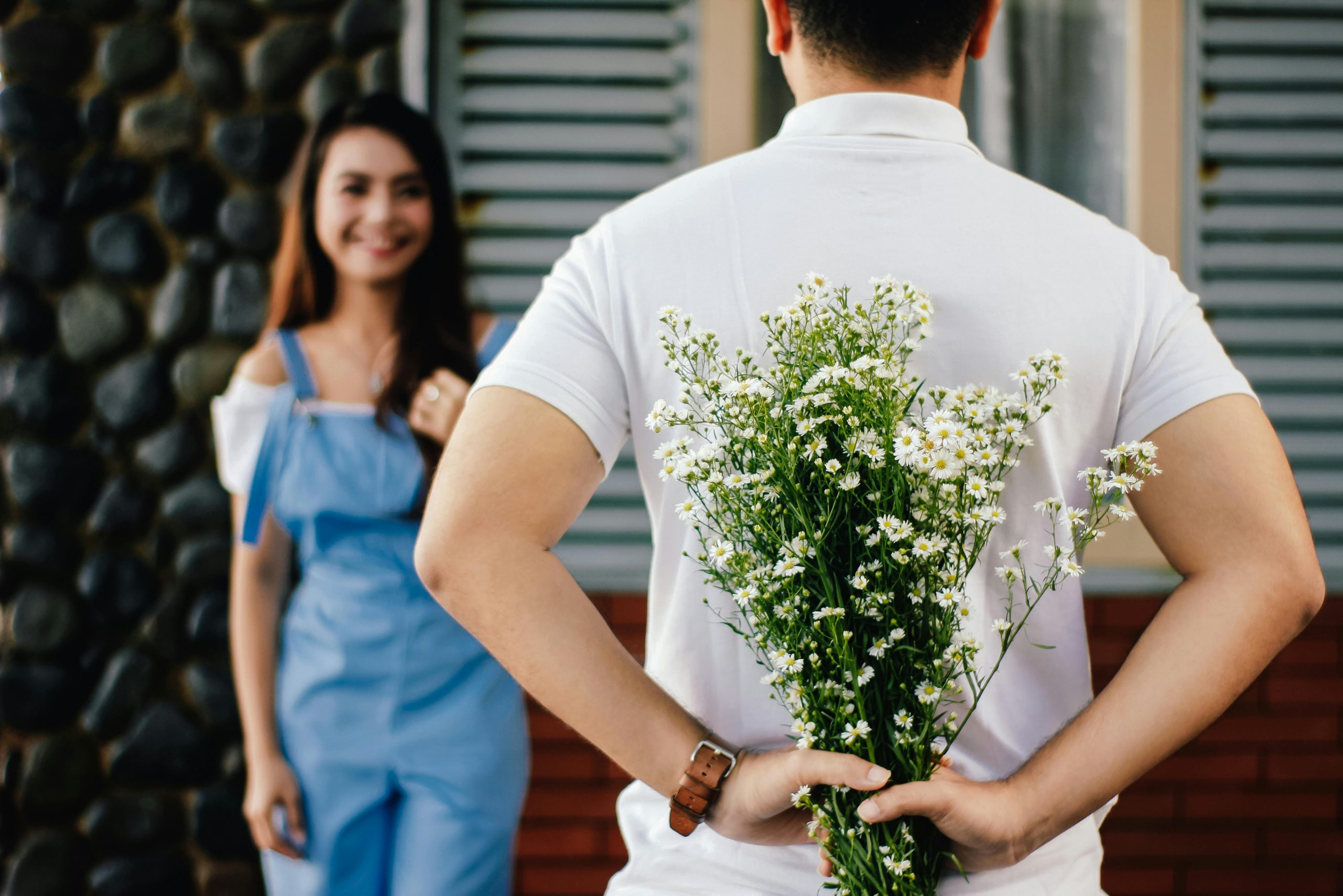 Loneliness in the Digital Age: How to Strengthen Your Relationships IRL